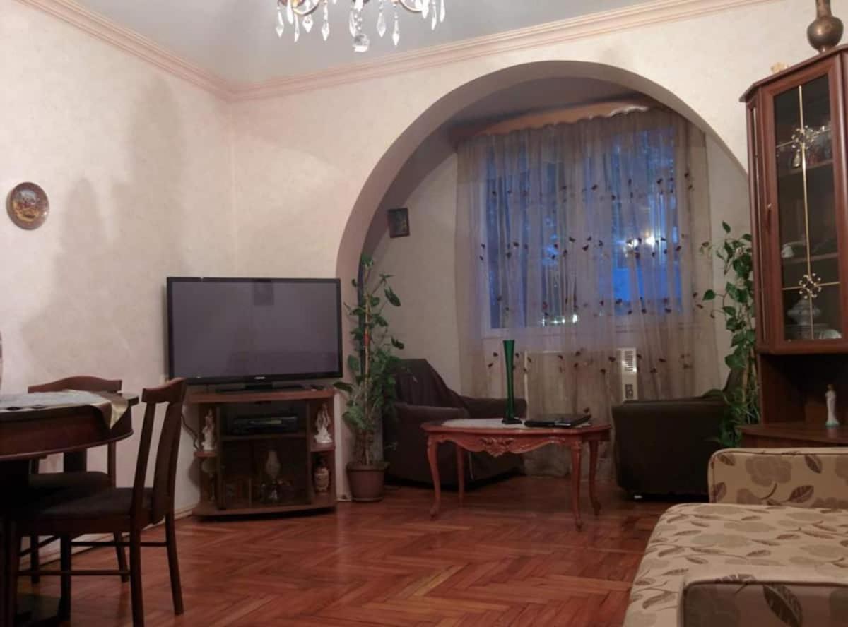 Akhmeteli Apartment Old บาทูมิ ภายนอก รูปภาพ