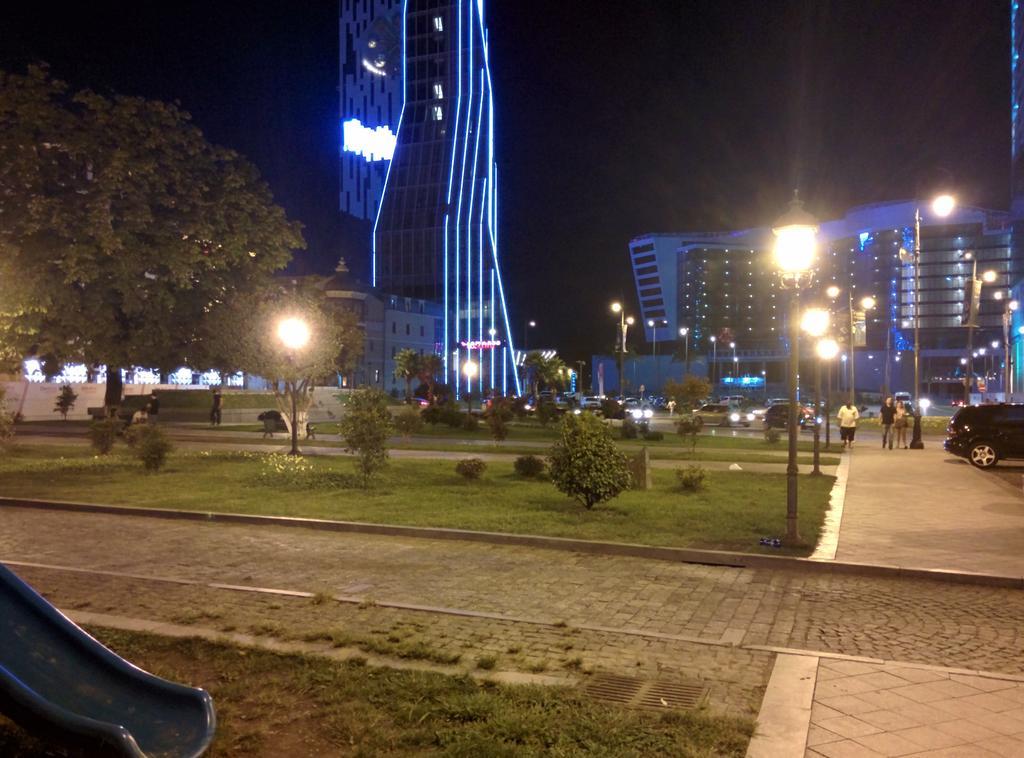 Akhmeteli Apartment Old บาทูมิ ห้อง รูปภาพ